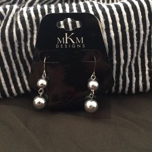 5️⃣ Dollar Sale 🔥Silver Hanging drop Earrings